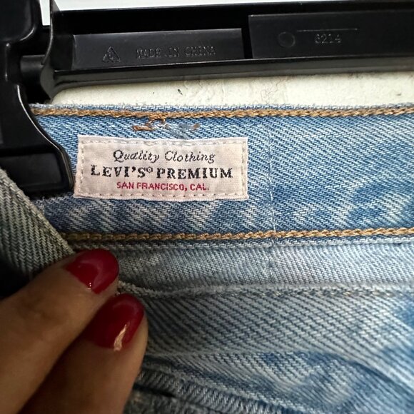 ⭐LEVIS Wedgie Jeans Womens 26x26 Blue Light Wash Straight High Rise Ankle Ripped - Picture 4 of 9